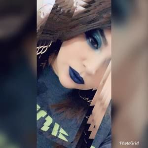 Meet your Posher, Alexzandrya